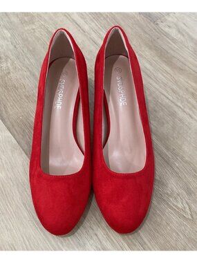 NEW Women’s Red Suede Kitten Heel Pumps